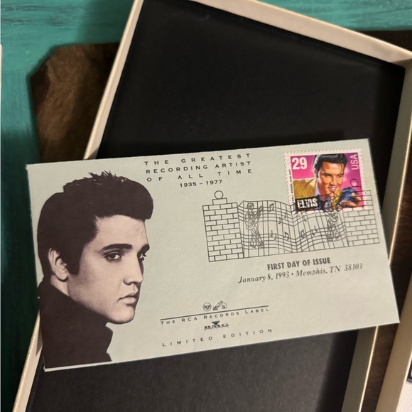 $5 bundled - Elvis collector CD set - Picture 5 of 9